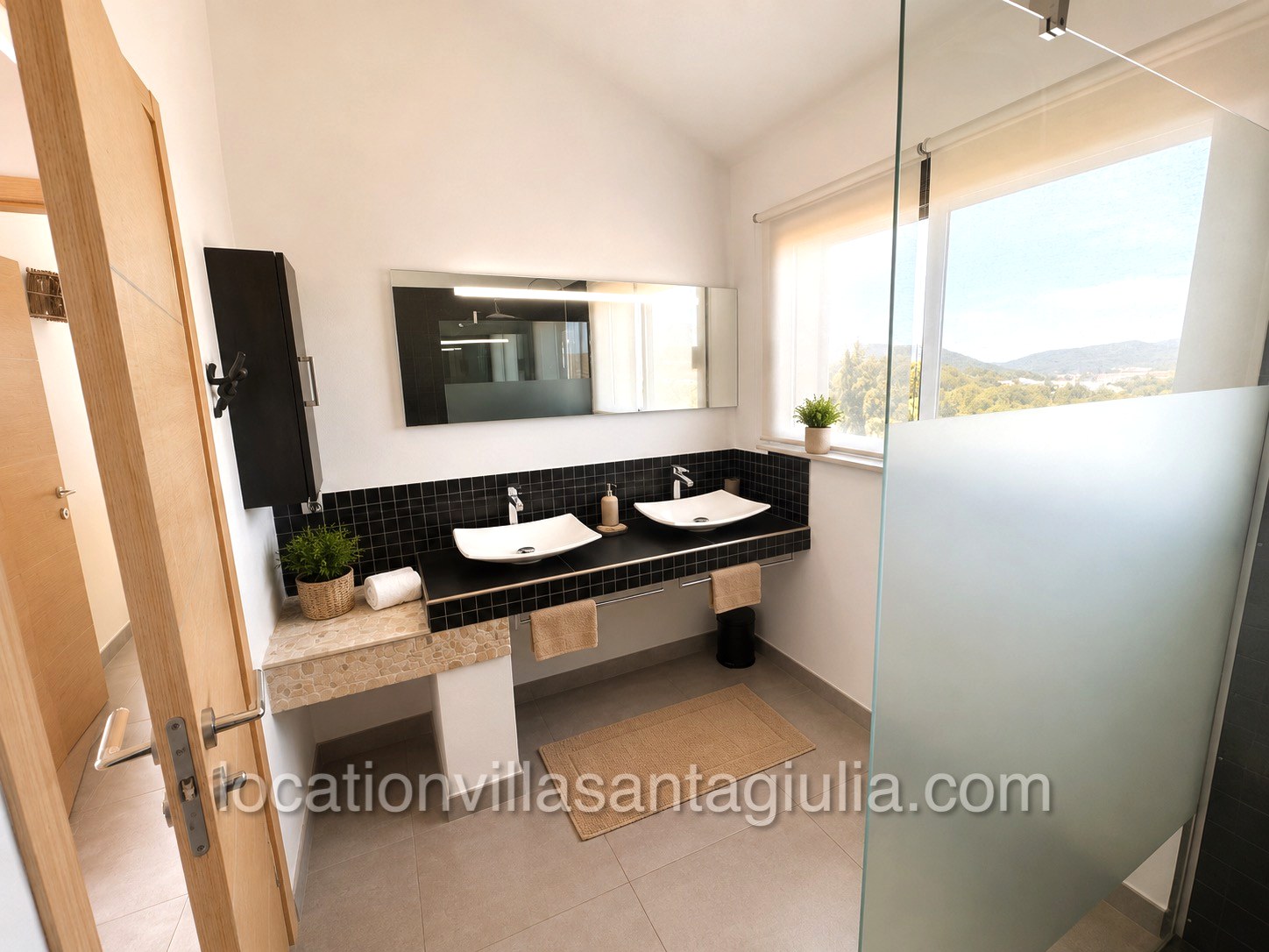 Salle de bain double vasque Villa Seralya