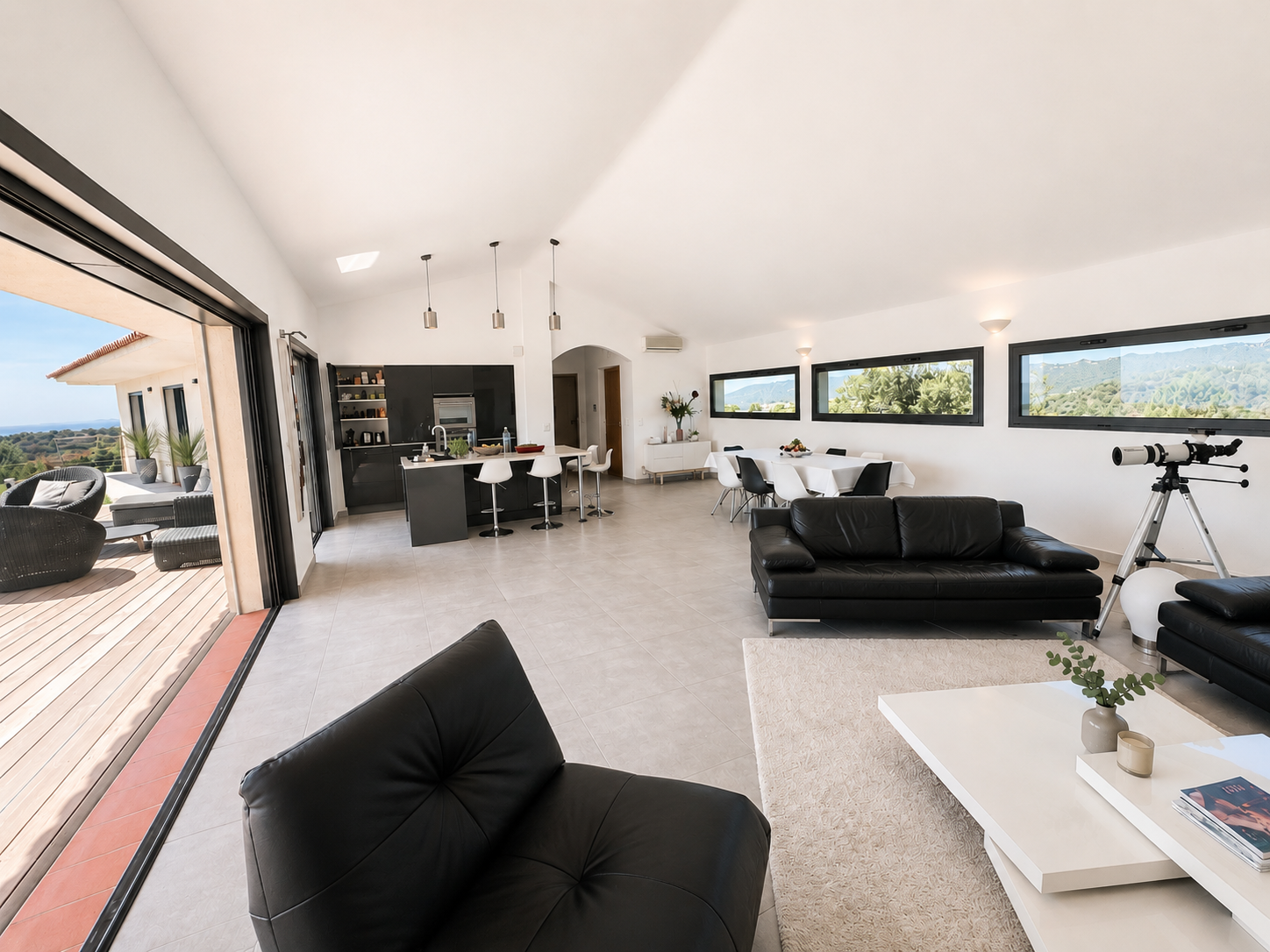 Salon séjour de Villa Seralya à Santa Giulia